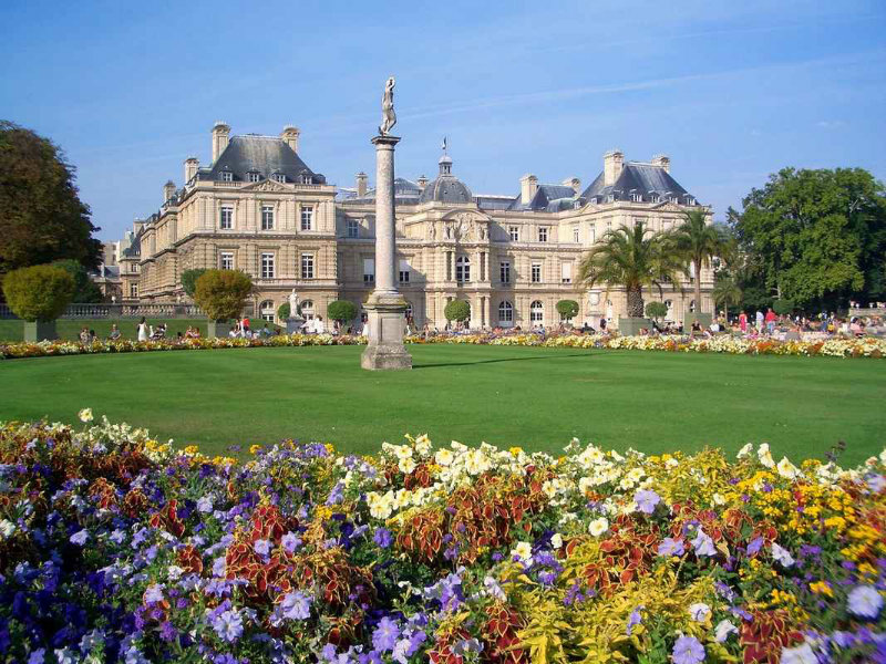 City Guide: What To Do In Paris In 1 Day